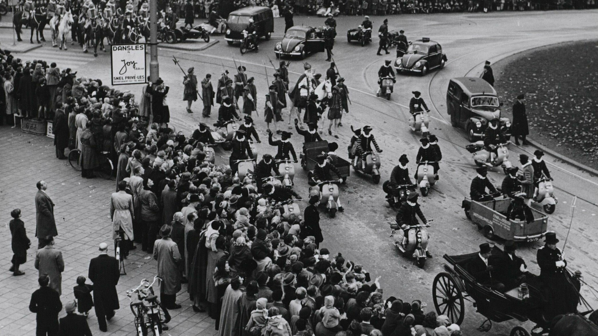 Je bekijkt nu Over de bijzondere relatie tussen de Sint en Amsterdam